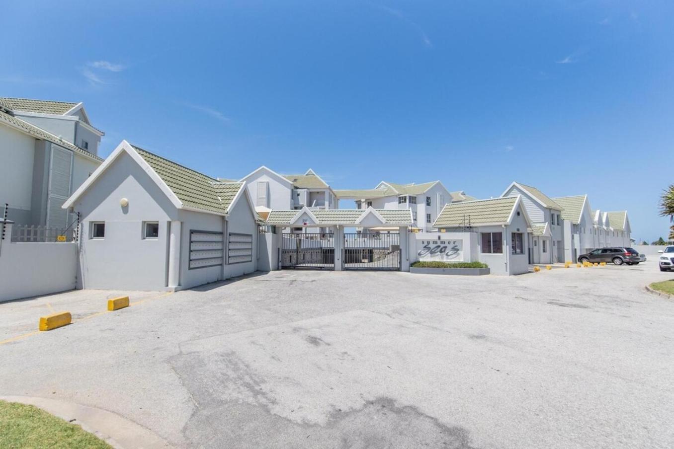 Luxury On The Beach Port Elizabeth Bagian luar foto