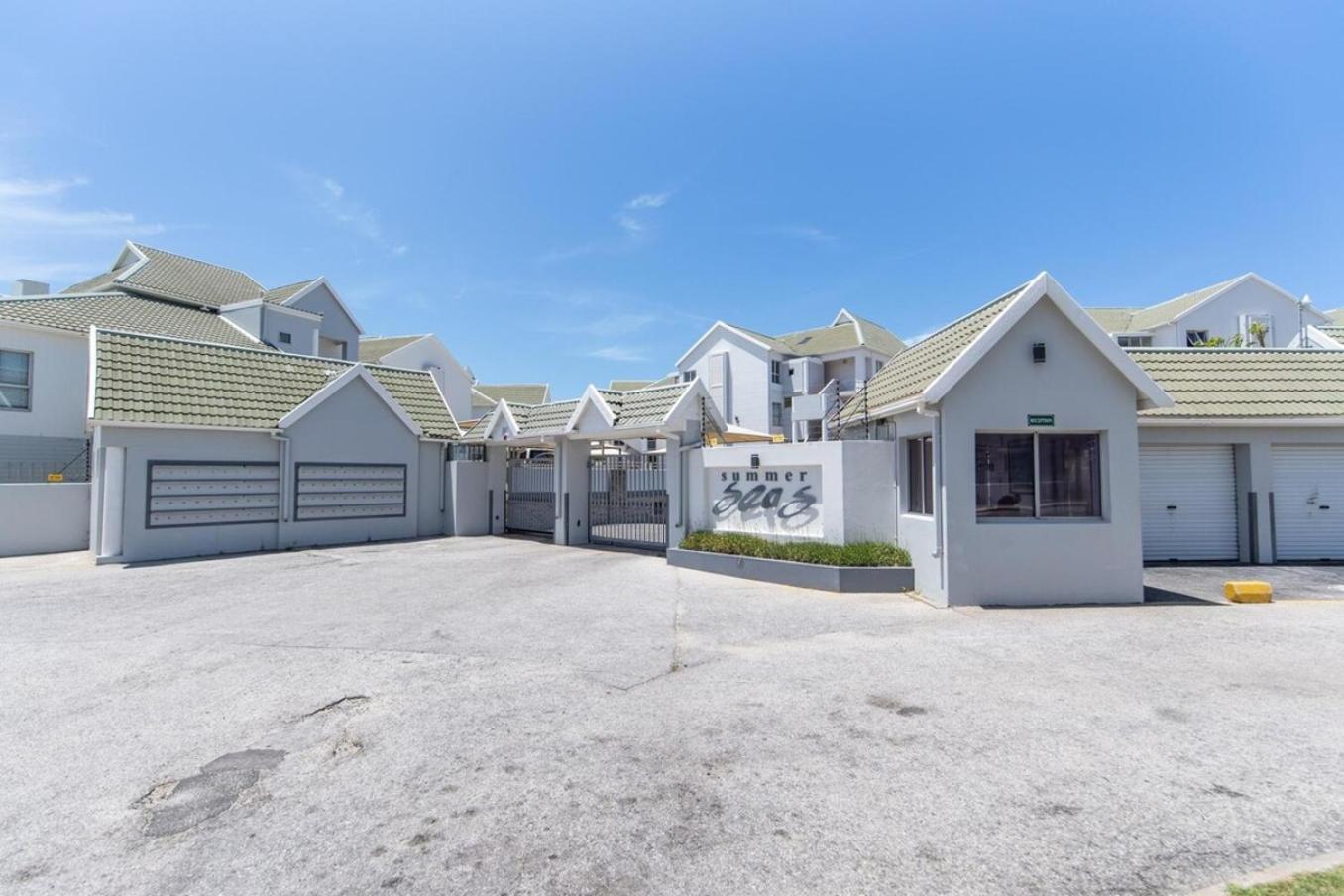 Luxury On The Beach Port Elizabeth Bagian luar foto