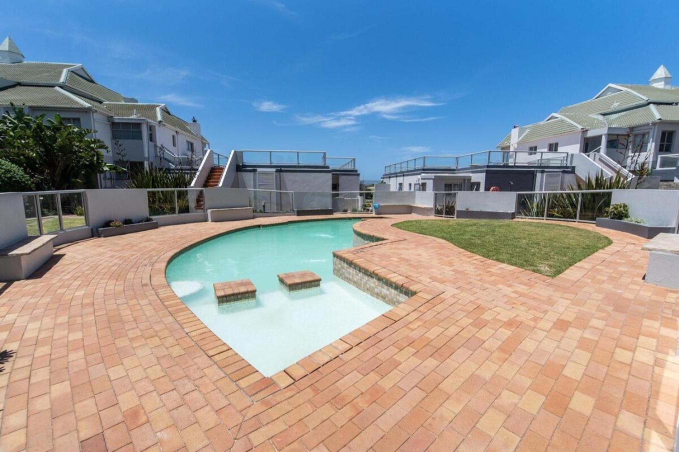 Luxury On The Beach Port Elizabeth Bagian luar foto