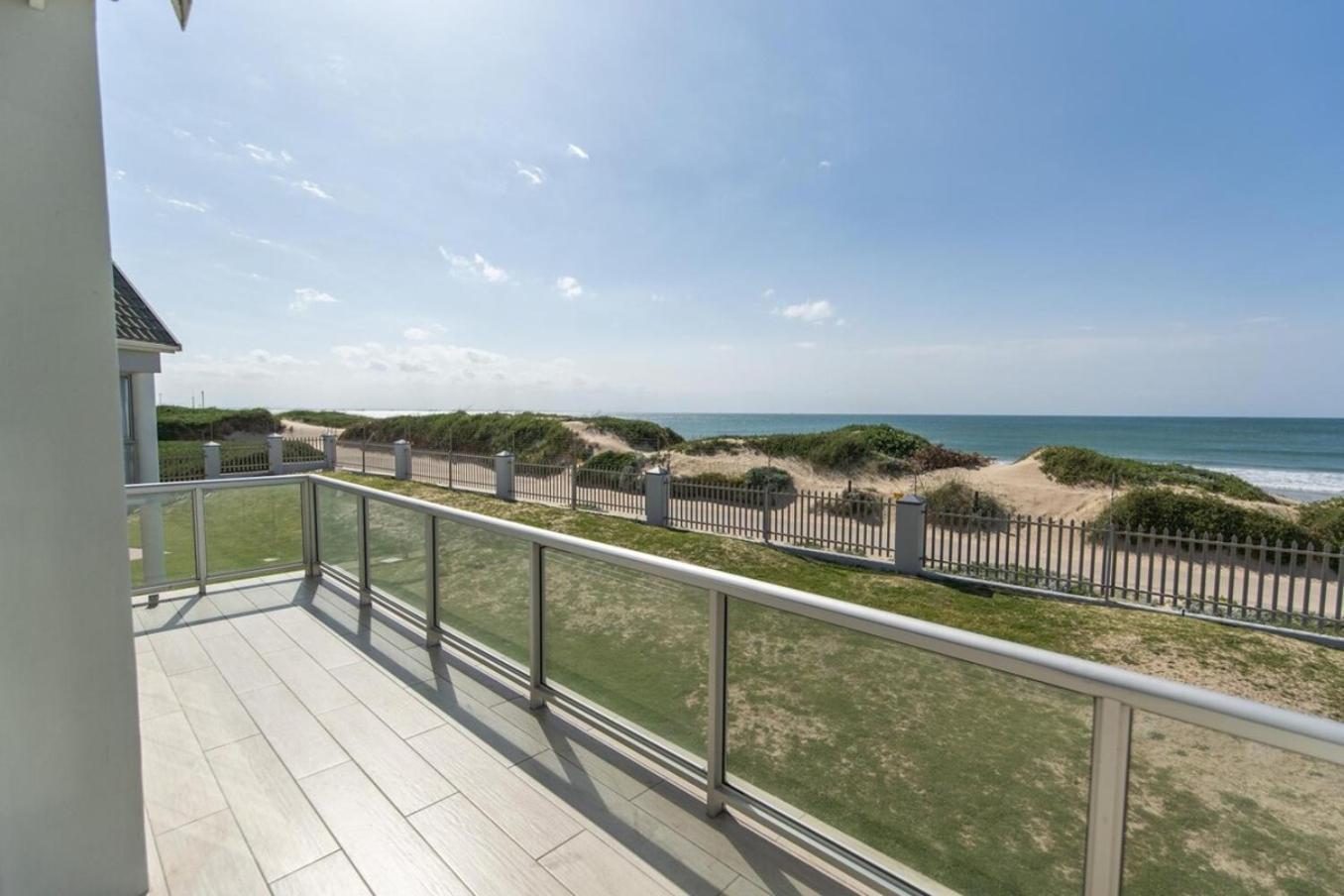 Luxury On The Beach Port Elizabeth Bagian luar foto